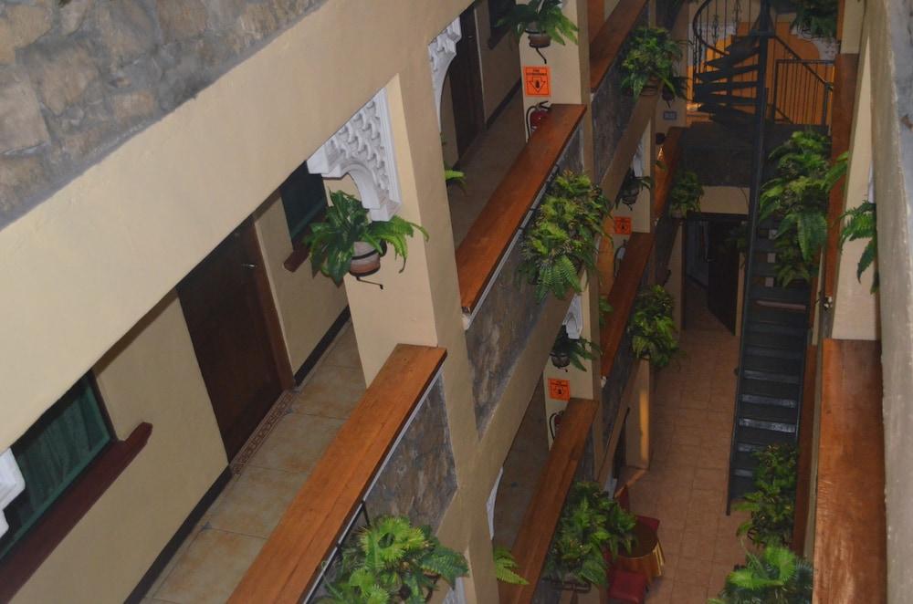 Saint Illian'S Inn Makati Μακάτι Εξωτερικό φωτογραφία